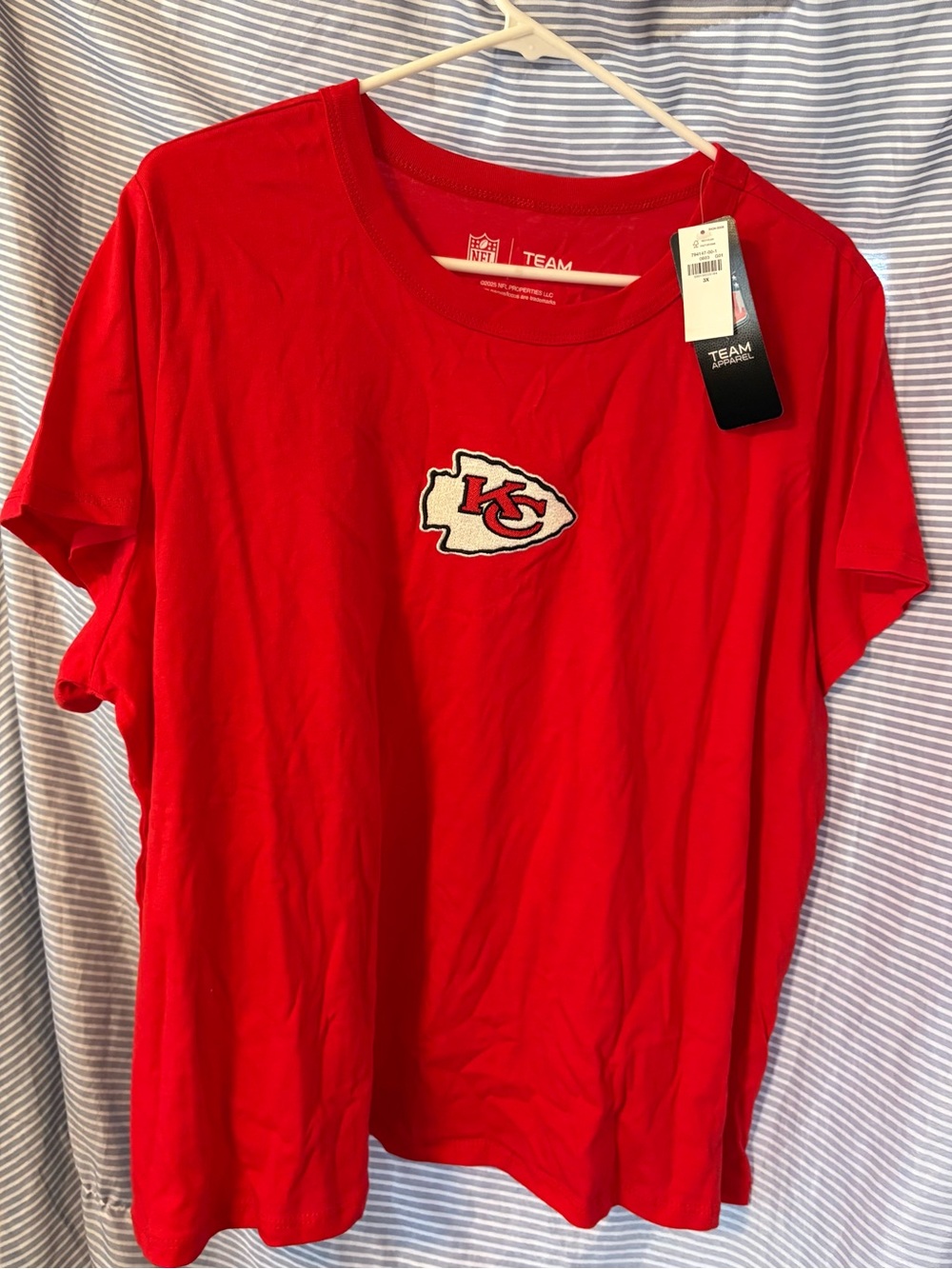 NFL Team Apparel Red Crew Neck Tee